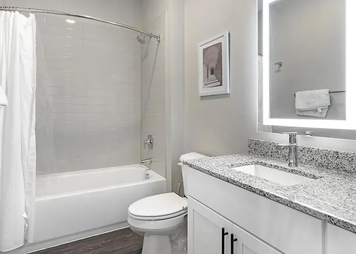 Landing Modern With Amazing Amenities * Warrenville