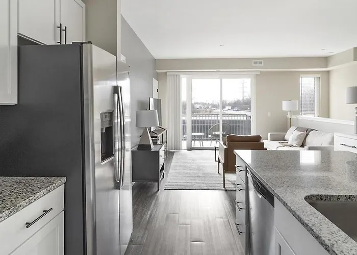 Apartment Landing Modern With Amazing Amenities *